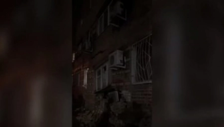 RUŠI SE ZID VIŠESPRATNICE Zastrašujući snimak kruži društvenim mrežama (VIDEO)