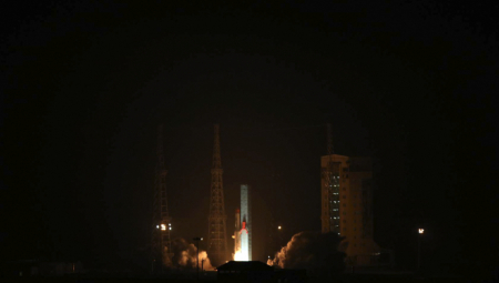 IRAN PRVI PUT UPOTREBIO RAKETU-NOSAČ FENIKS U orbitu istovremeno lansirao  i 3 satelita (FOTO)