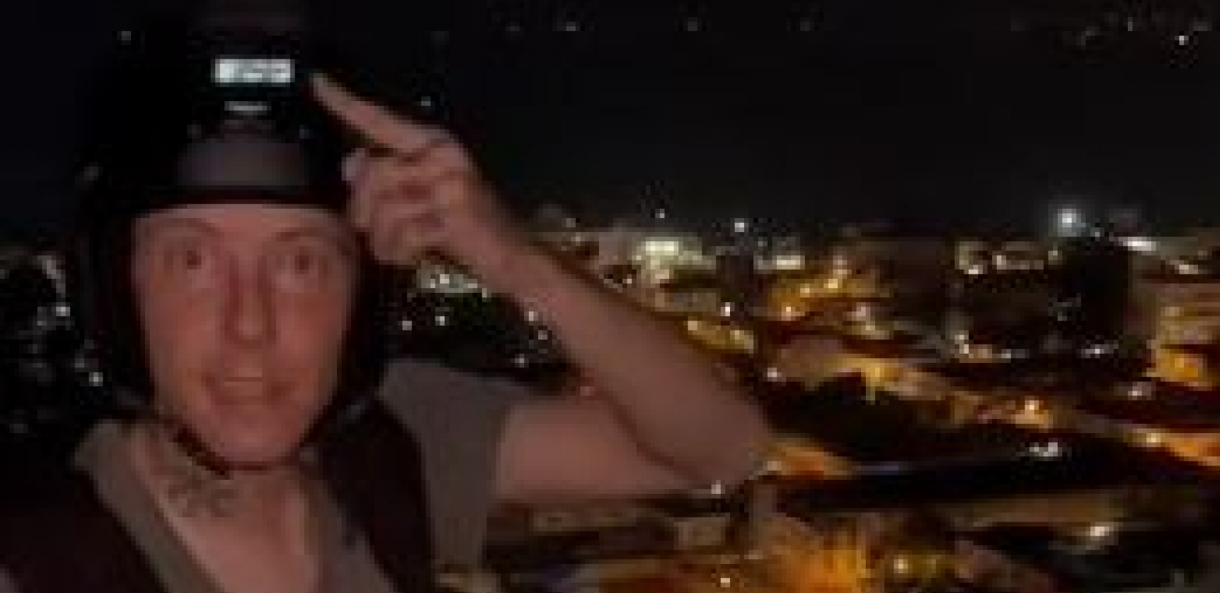 JEZIVA TRAGEDIJAI Momak skočio sa zgrade, ali se padobran nije otvorio (VIDEO)