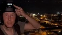 JEZIVA TRAGEDIJAI Momak skočio sa zgrade, ali se padobran nije otvorio (VIDEO)