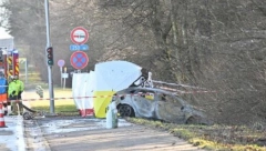 JEZIVA TRAGEDIJA U BELGIJI Avion promašio pistu pa udario u automobil, ima poginulih (FOTO)