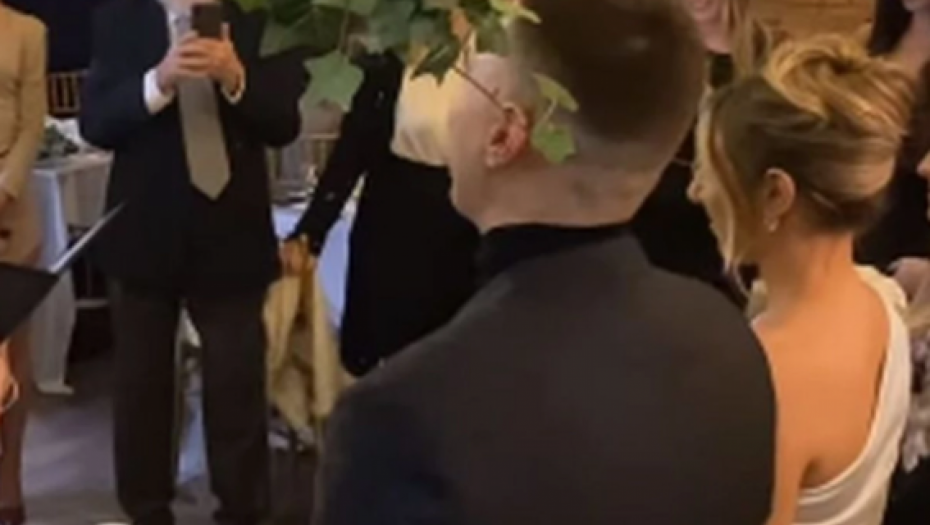 POPULARNI REPER SE OŽENIO Veselju prisustvovali poznati, sve je obavljeno u tajnosti, a glumac otkrio delić sa svadbe