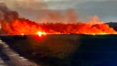 GORI IZRAELSKO ORUŽJE Plamen se vinuo u nebesa (VIDEO)