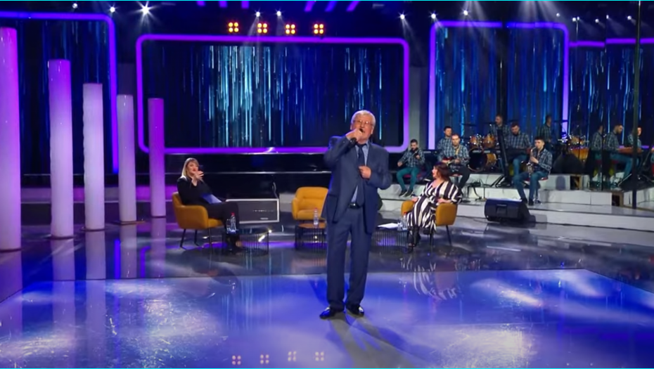 NAŠ PEVAČ ŽIV SAHRANJEN Lopovi ga otkopali, a kada su videli ovaj prizor, pobegli glavom bez obzira!