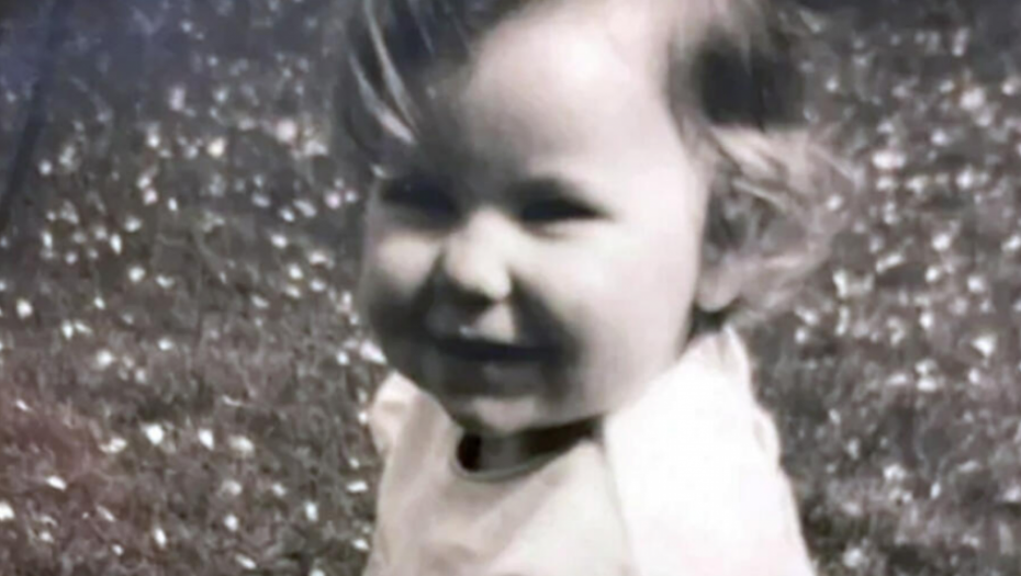 MRAČNA TAJNA JOJ RAZORILA ŽIVOT Sa dve godine je usvojena, a sa 24 saznala stravičnu istinu o svojim roditeljima (FOTO)