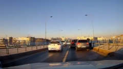LANČANI SUDAR NA MOSTU "DUGA" U NOVOM SADU Kolona vozila stoji u jednoj traci (FOTO/VIDEO)