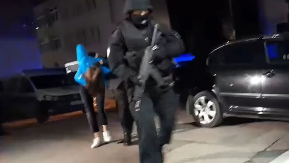 ALO U RAŠKOVIĆIMA Muk i neverica u selu Kajganića! Andreu nerado spominju: Baki je dovela muža i dete da ih upozna i više nije dolazila