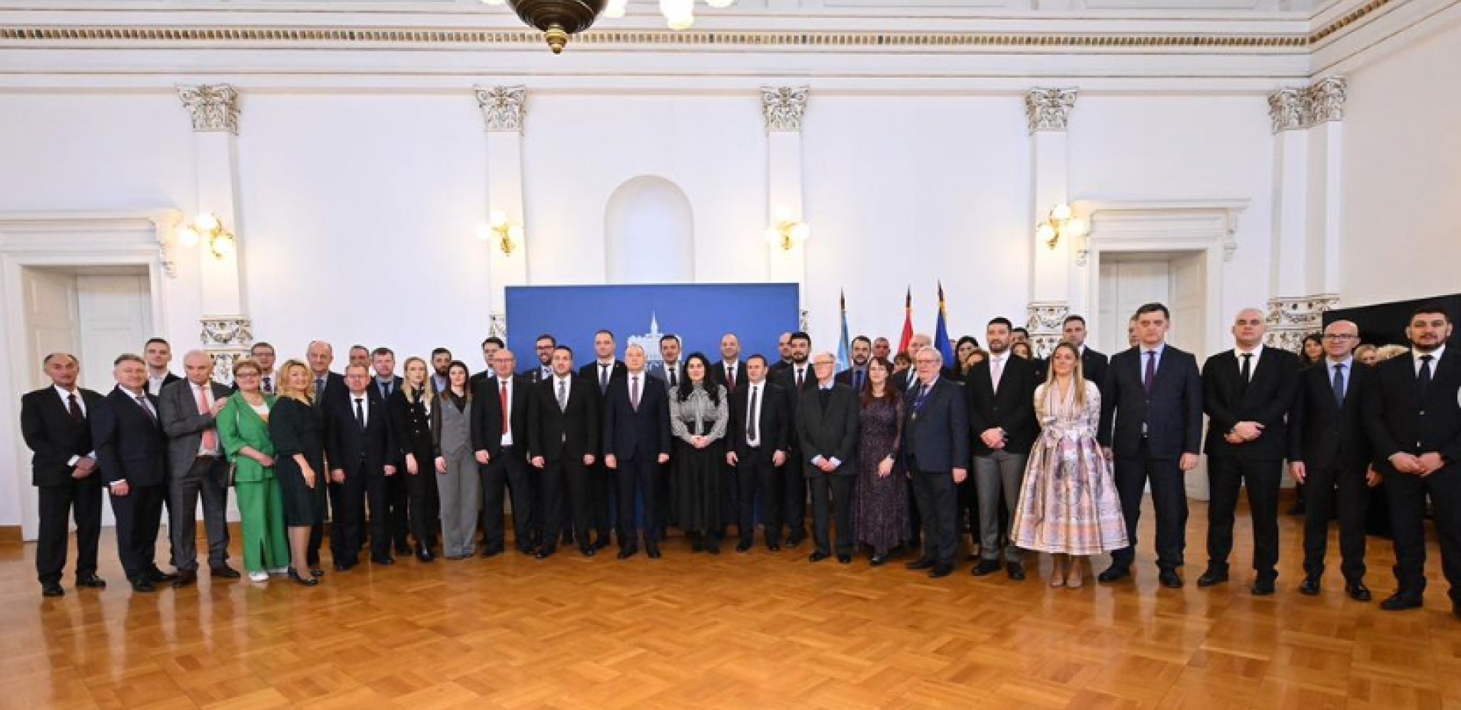 GRADONAČELNIK ĐURIĆ URUČIO NAGRADU BORISLAVI PERIĆ RANKOVIĆ Obeležen rođendan Novog Sada