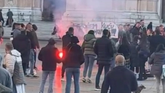 "DAJEM KUĆU ZA KARTU": Partizanovi navijači okupirali Bolonju, ludi snimci iz centra (VIDEO)
