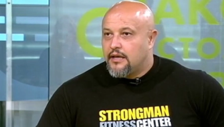 "DOBAR MUŠKARAC JE OPASAN I JAK, NISI TI TU DA BUDEŠ SREĆAN" Milan Strongmen napravio "buru", polovini Srbije se ovo ne sviđa!