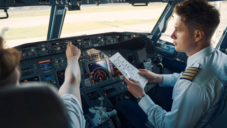 "DO KRAJA ŽIVOTA ĆE MOĆI DA PRIČA DA JE ROĐEN U VAZDUHU" Nesvakidašnja situacija u toku leta, pilot PORODIO ŽENU u avionu!