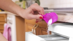 NAPRAVITE SVOJ TEČNI DETERDŽENT ZA 100 DINARA: Količina za 40 pranja, blistavo čist veš