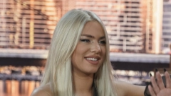 GRUDI PRELIVAJU, POKUŠALA DA IH SAKRIJE KAIŠEM Nikad vrelije izdanje bivše Uraganke, poza izazvala haos na mrežama!