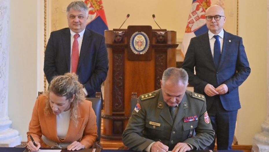 Pripadnicima Ministarstva odbrane i Vojske Srbije višestruko jeftinije usluge mobilne telefonije Telekoma Srbija