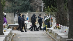 SVEŠTENIK OTKRIO ŠTA SE RADI SA ODEĆOM POKOJNIKA Mnogi Srbi prave veliku grešku!