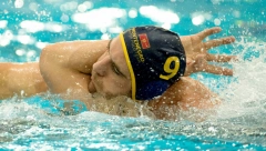 PROTIVNICI SRBIJE POBEDILI U TRILERU AMERE Crna Gora trijumfovala nad selekcijom SAD, sledi meč "ajkula" i "delfina"