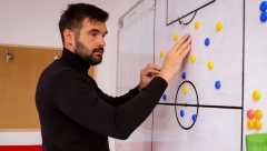 "ZMAJEVI" POMERAJU GRANICE Voždovac predstavio novog trenera, najmlađeg u istoriji Superlige, debi protiv Zvezde