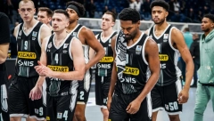 ŠTA SE DEŠAVA SA PARTIZANOM? Željko u neverici, igrači ne mogu da ubace zicer, ovo je košmar (VIDEO)