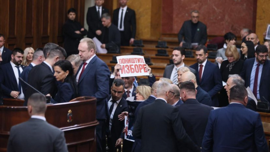 ALBANCI SE NASLAĐUJU DOK ĐILAS I EKIPA ZA NJIH ODRAĐUJU POSAO Ovako komentarišu haos koji je pravila opozicija