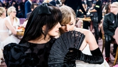 OVO VAM JE PROMAKLO! Kamere zabeležile dirljive trenutke između dve pop dive, Tejlor i Lana su neviđeni duo