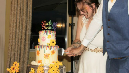 OVAJ PAR NIJE GUBIO VREME Prve bračne noći su u krevetu imali GOSTA koji je začinio AKCIJU