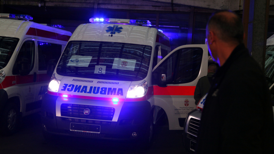 PIJANA DECA PREVEZENA NA VMA Pune ruke posla zbog maloletnika u alkoholisanom stanju: Ima i dečaka i devojčica