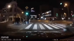 LUDA VOŽNJA DOSTAVLJAČA Vozio beogradskim ulicama, a onda je naišao auto... (VIDEO)