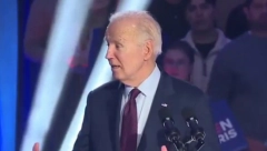 BAJDEN PRIČA SA POKOJNICIMA? Ljudi slušaju i ne veruju - kakva blamaža! (VIDEO)