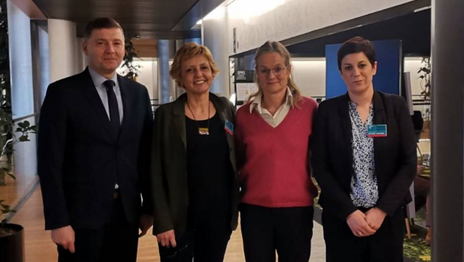 ĐILASOVCI NA ZADATKU Ponosno s Kurtijevom promoterkom nezavisnog takozvanog Kosova!