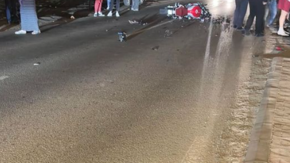MOTOCIKLISTA OBOREN U OBRENOVCU Srča i delovi svuda po putu (FOTO)