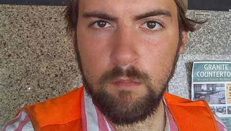 KUVAR (29) SE ZARAZIO GLJIVICAMA, PA UMRO U STRAŠNIM MUKAMA Pluća su mu bila "kao švajcarski sir"