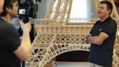 SAV TRUD OTIŠAO NIZ VODU Čovek osam godina pravio repliku Ajfelovog tornja, očekivao GINISOV REKORD, a onda su mu srušeni svi snovi (FOTO)