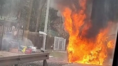 GORI KOMBI KOD UMKE Vatra guta vozilo, Hitna pomoć na terenu (VIDEO)