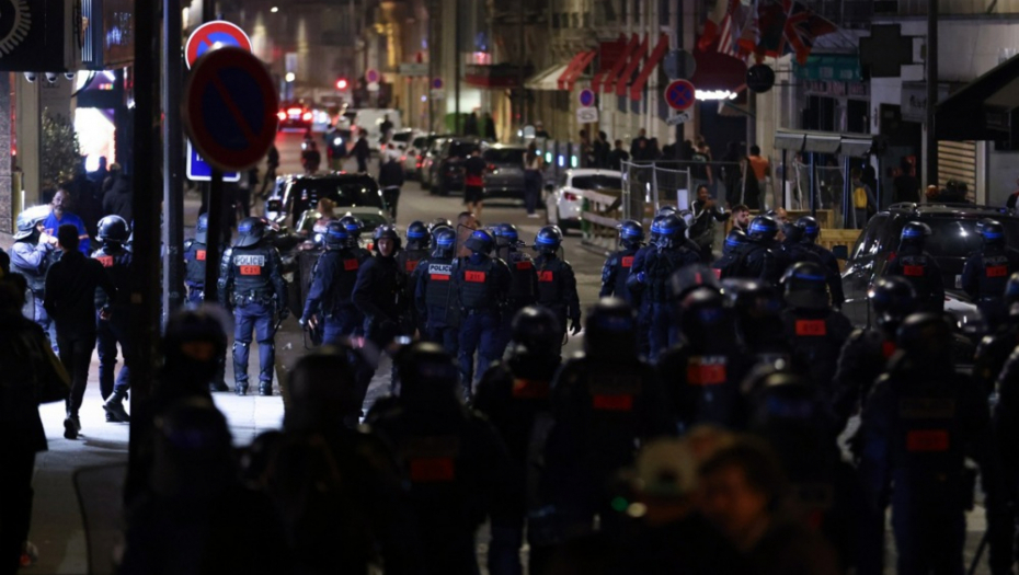 OPTUŽUJU SRPSKU POLICIJU ZA PREKOMERNU SILU Evo kako je čovek usmrćen na protestu u srcu Evrope