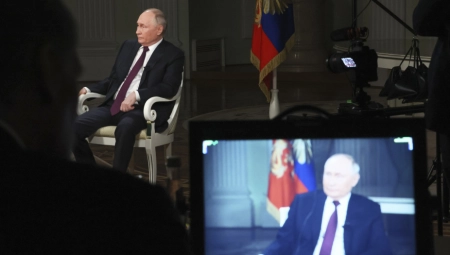 KAKVO JE PUTINOVO ZDRAVLJE? Karlson otkrio šta je primetio tokom intervjua sa predsednikom Rusije (VIDEO)