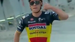 POBEDIO U TRCI, PA ISKOPIRAO NOVAKA "Spuštanje slušalice" sve više uzima maha (VIDEO)