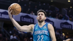 Micić bacio NBA LEGENDU NA POD,  a onda dobio pohvale od njega lično: LUKAV JE...