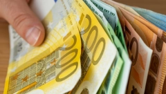 PARE ĆE SE SLIVATI U NOVČANIK KAO REKA Stavite jedan začin pod prozor i zaboravićete šta je besparica!