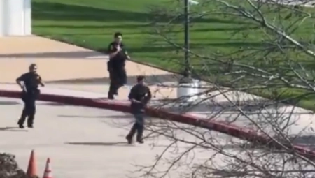 UPUCANO DETE (5) JE U KRITIČNOM STANJU! Jedna žena je bila napadač u Teksasu, policija iznela detalje