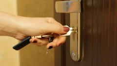 NOVE PREVERE: Majka i ćerka uplatile stanodavcu  depozit 250 evra, a onda je prestao da se javlja