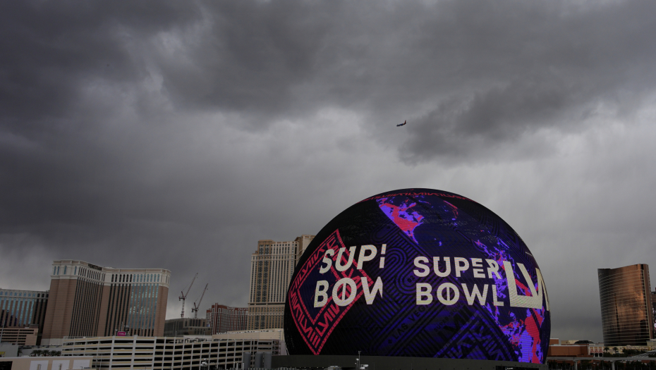 REPERKA POKAZUJE ZNAK ĐAVOLA DOK DRŽI KRST! Skandal na poznatom takmičenju, jezivi snimak kruži svetom!