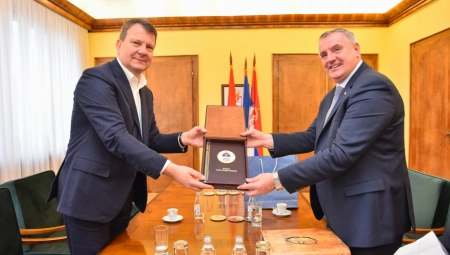 REALIZOVANI VAŽNI PROJEKTI Mirović i Višković o nastavku saradnje AP Vojvodine i Republike Srpske