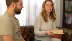 IZJAVLJIVAO JE SVOJU LJUBAV DVEMA DEVOJKAMA Pronađena stara ljubavna pisama (VIDEO)