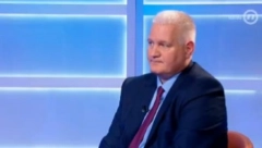 "VELIKI PATRIOTA" NE VIDI MAKAR MALU POBEDU VUČIĆA Dok N1 prenosi kako Kurtiju zuji u ušima od "ćuški" koje je dobio u UN!