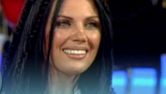 STEZALO ME JE U GRUDIMA, A GLAS ŠKRIPAO Pevačica se 11 godina borila sa porokom, važila je za najlepšu, a onda nestala