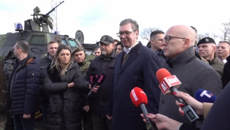 Vučić: Srbija značajan proizvođač artiljerijskih projektila u Evropi