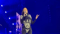 PRIJA NA SAMOM POČETKU ZALUDELA PUBLIKU Dvorana u Osijeku gori, svi uglas pevaju, znaju svaki hit od reči do reči