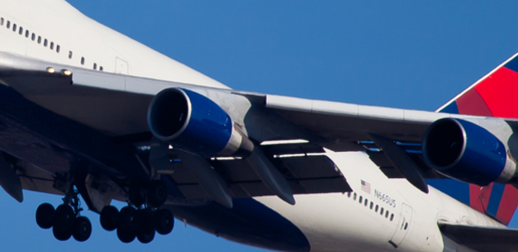 ISPLIVAO SNIMAK OŠTEĆENOG KRILA Putnik primetio havariju, avion prinudno sleteo! (VIDEO)