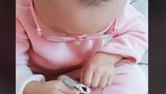 NEĆETE VEROVATI ŠTA OVA DEVOJČICA UME Žene širom sveta ne mogu da dođu sebi od šoka (VIDEO)
