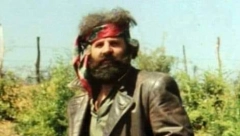 DOK SRBI PREUZIMAJU POSMRTNE OSTATKE ŽRTAVA OVK, UČESNIK MIRDITE VELIČA JAŠARIJA „Mirdita, dobar dan“ nije festival mira, to je nož u srce Srbima kojima su zveri pobile najdraže